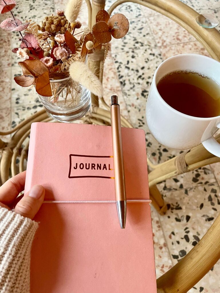 Yoga Lea - Journal in Rosa