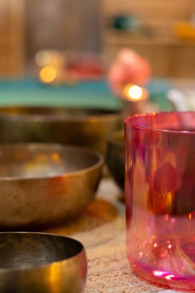 Yoga Lea - Klangschalen CloseUp