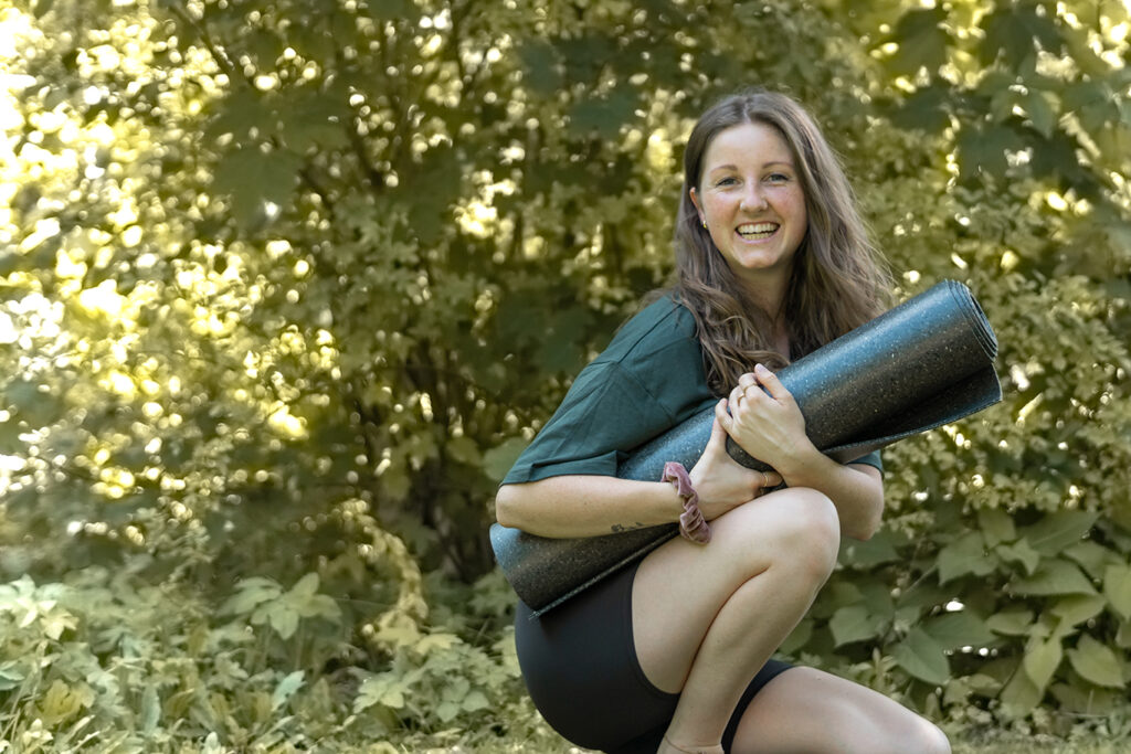 Yoga Lea | Lienz - Portrait mit Yogamatte