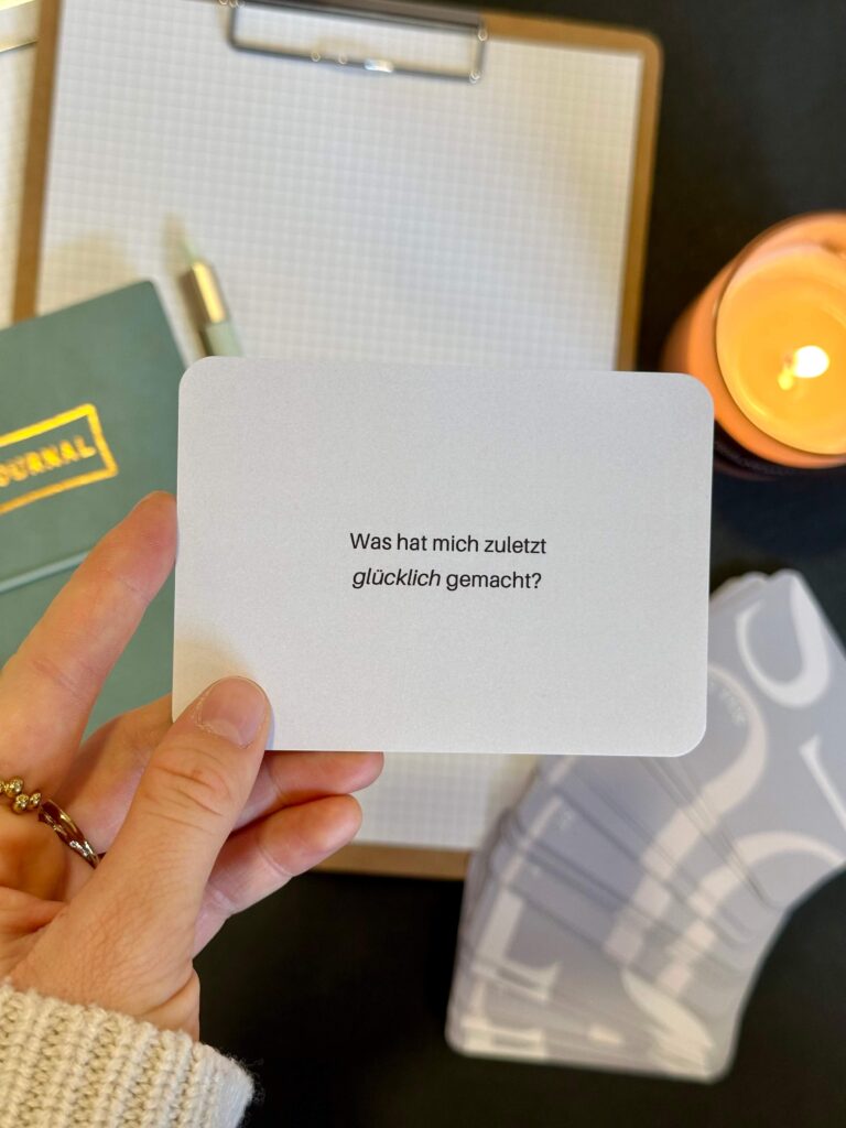 Yoga Lea - Yoga & Journaling -SelfcareCard "Was hat mich zuletzt glücklich gemacht?"