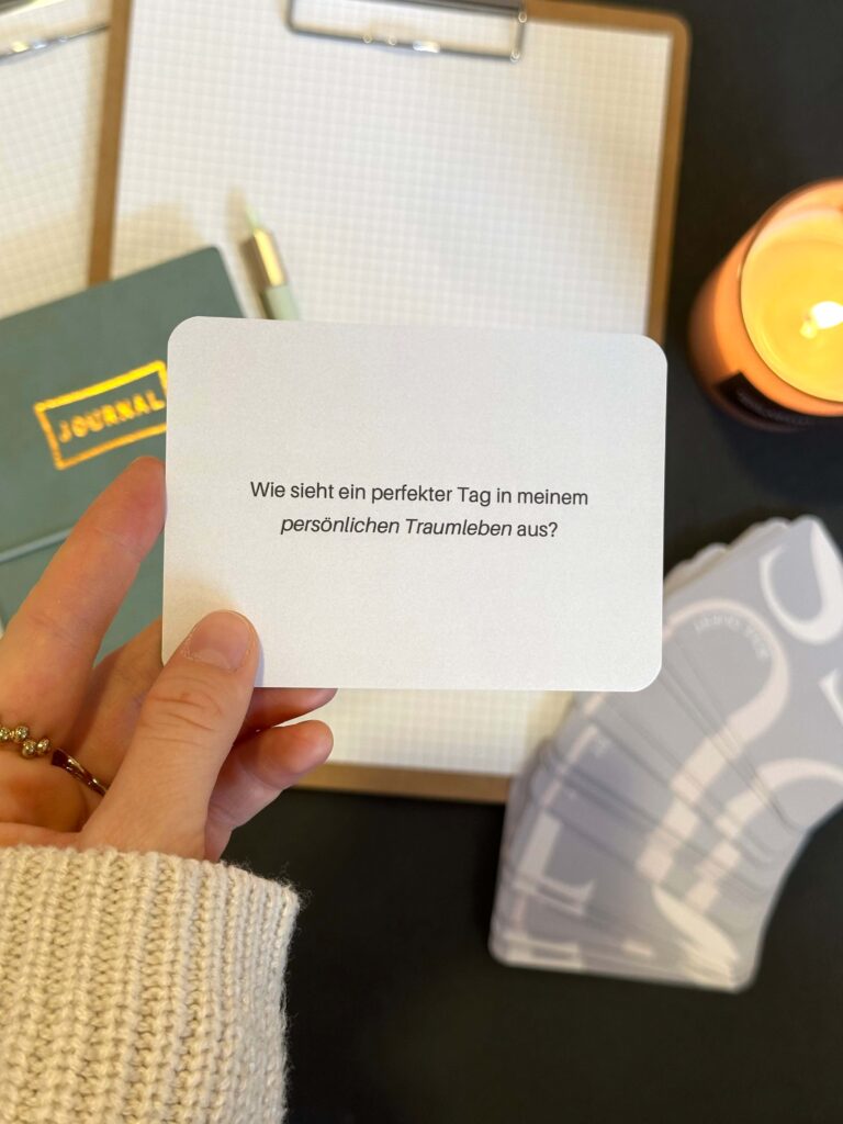 Yoga Lea - Yoga & Journaling -SelfcareCard "Wie sieht ein perfekter Tag in meinem persönlichen Traumleben aus?"